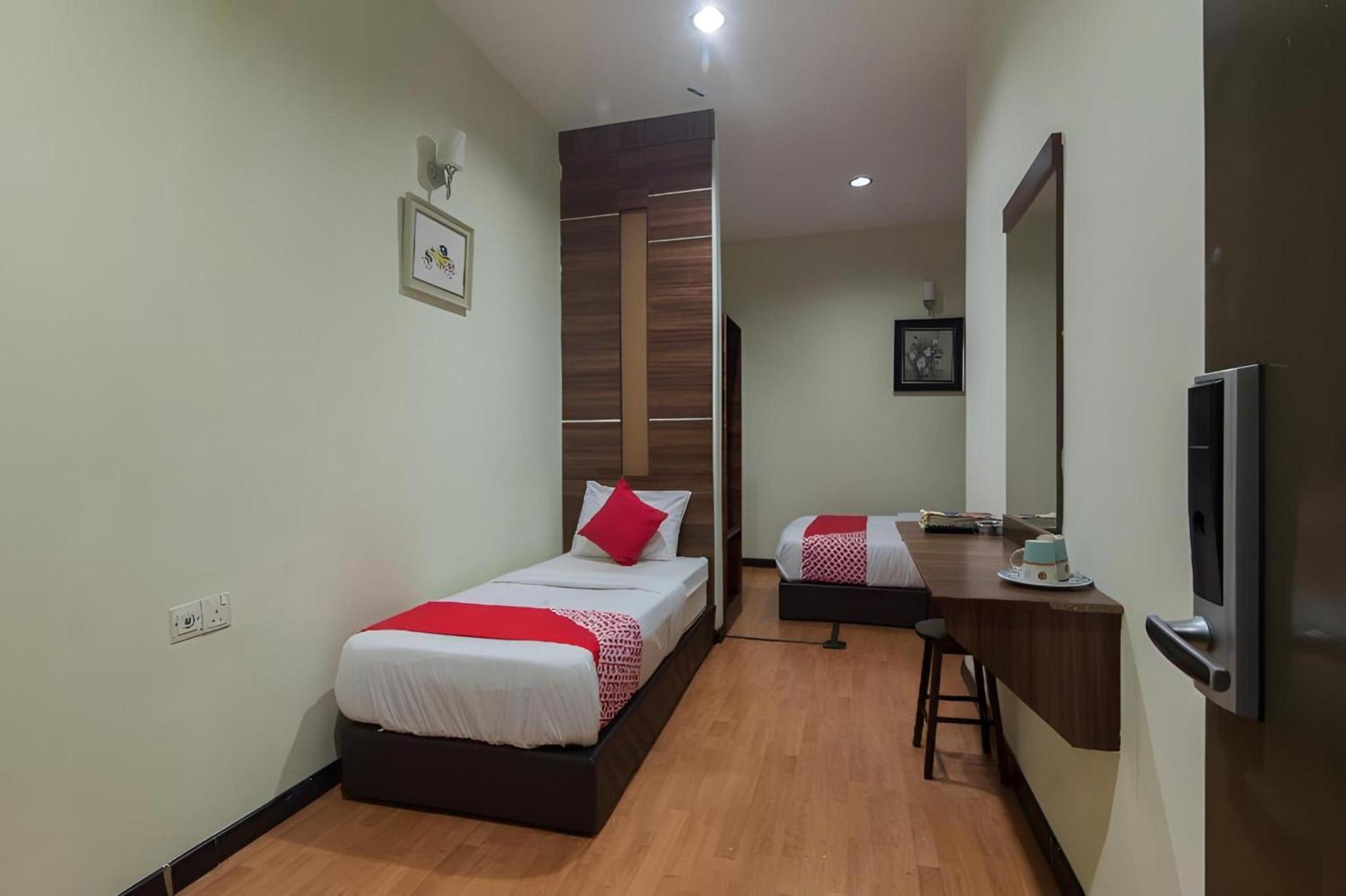 Capital O 812 Hotel Smc Seksyen 13 Shah Alam Esterno foto