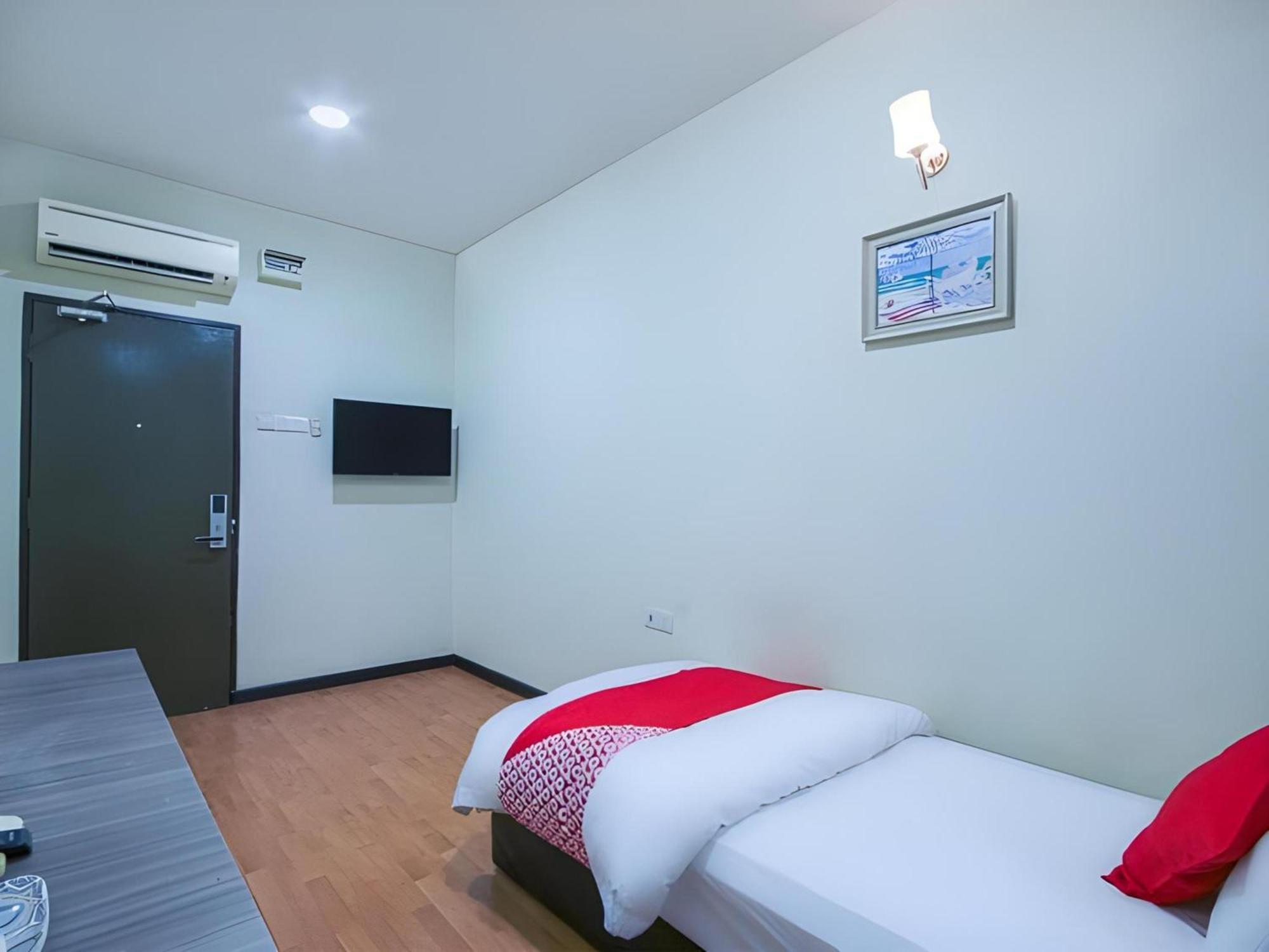 Capital O 812 Hotel Smc Seksyen 13 Shah Alam Esterno foto