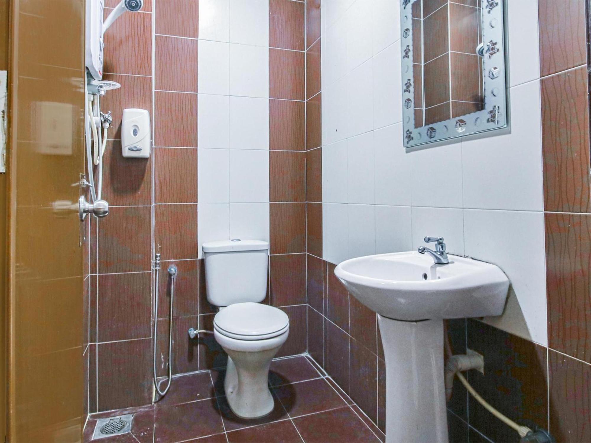 Capital O 812 Hotel Smc Seksyen 13 Shah Alam Esterno foto