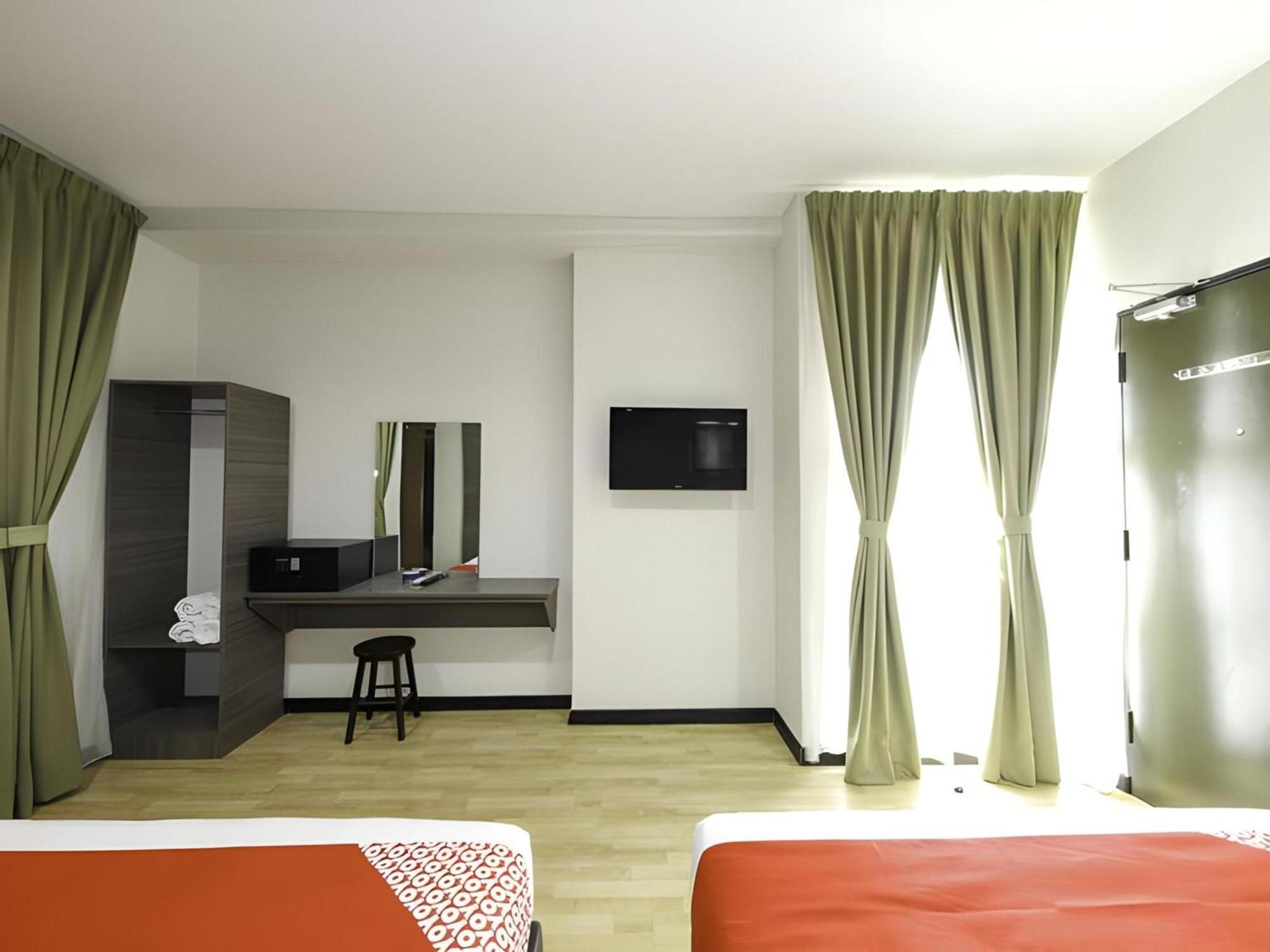 Capital O 812 Hotel Smc Seksyen 13 Shah Alam Esterno foto