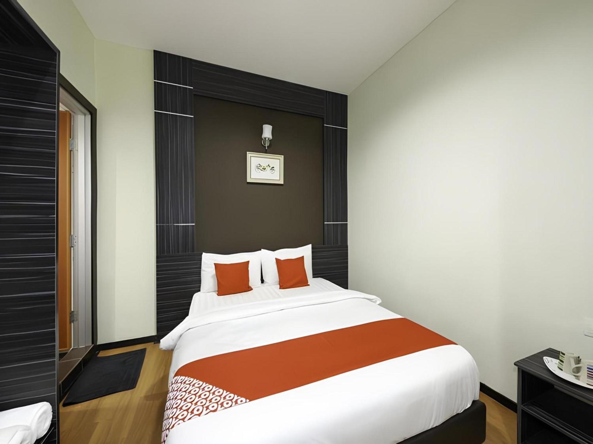 Capital O 812 Hotel Smc Seksyen 13 Shah Alam Esterno foto